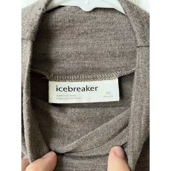 Icebreaker Merino Wool Turtleneck Sweater Gray Women's Size Medium w/ Small Flaw - Picture 2 of 8